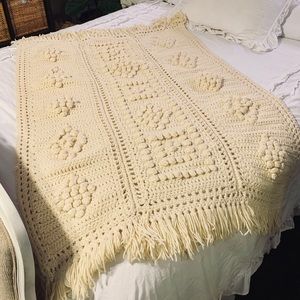 Handmade Chunky Knitted Off-White Blanket Throw